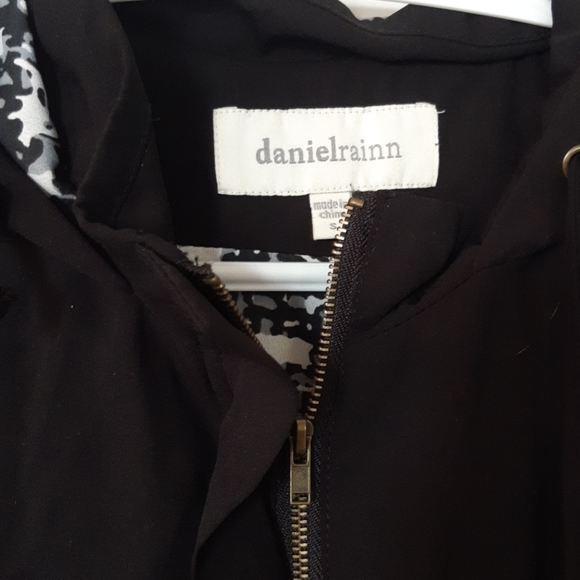 Vest - Picture 2 of 3